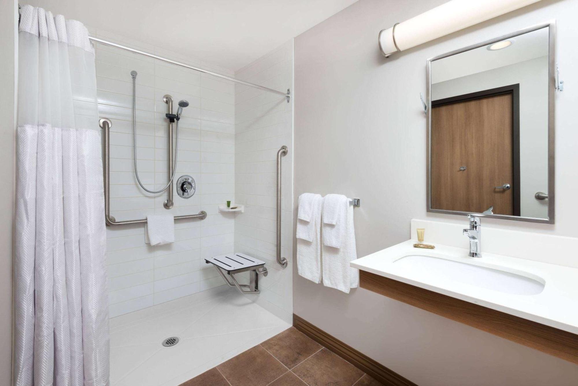 Hotel Microtel & By Wyndham Sudbury