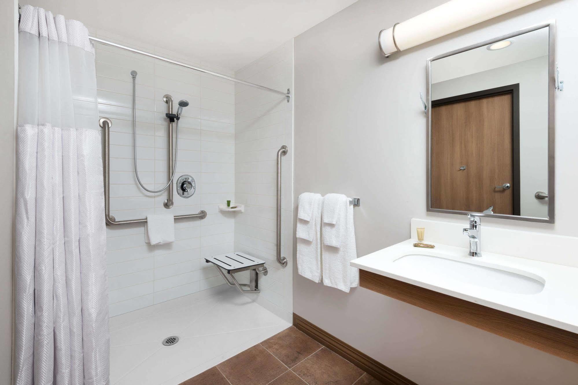 Hotel Microtel & By Wyndham